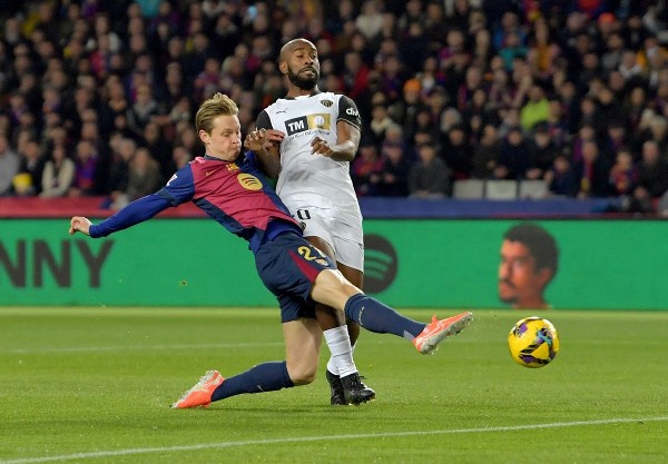 篮球湖人替补球员获得更多出场时间